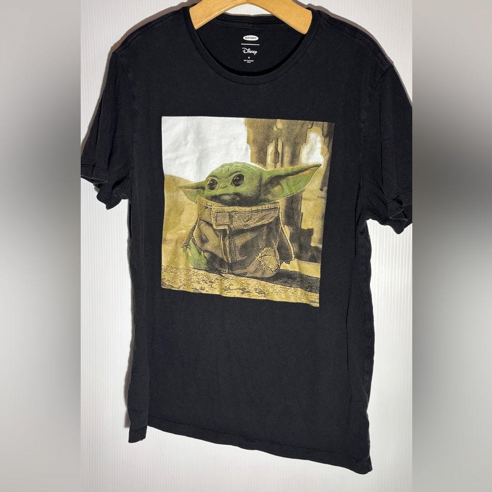 Black Star Wars T-Shirt with Baby Yoda Print